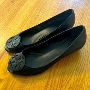 Tory Burch Black Peep Toe Wedge 10M low heel